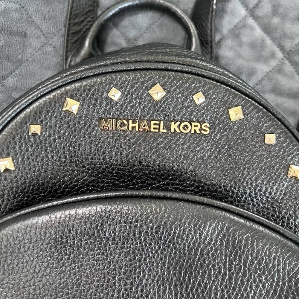 Michael Kors Backpack Women Studded Leather Backpack Black Gold Medium - Picture 2 of 13